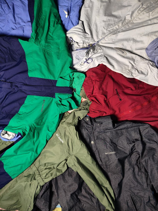 COLUMBIA JACKETS - (70% A 30% B)